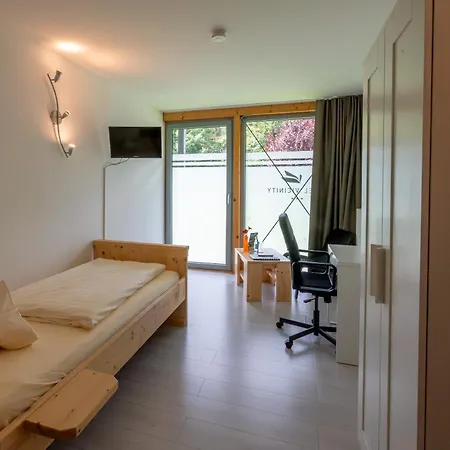 ヴィシニティ ホテル