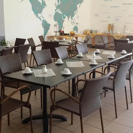 ヴィシニティ ホテル