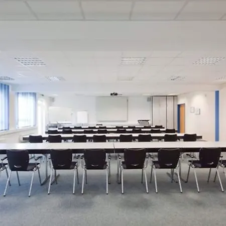 ホテル ヴィシニティ Neubrücke