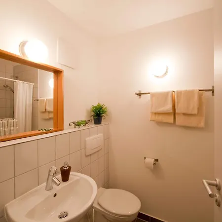 ヴィシニティ 3* Neubrücke