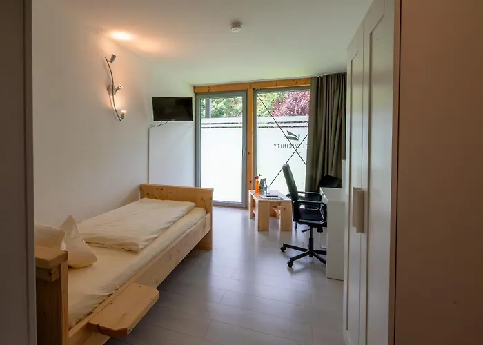 ヴィシニティ ホテル