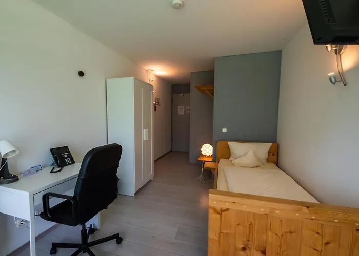 ヴィシニティ ホテル 3*