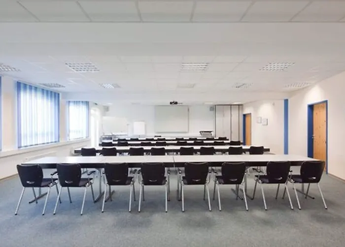 ホテル ヴィシニティ Neubrücke