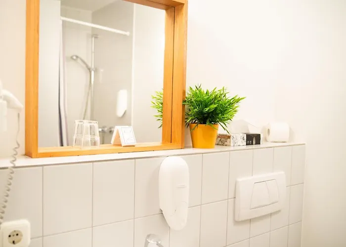 ホテル ヴィシニティ Neubrücke